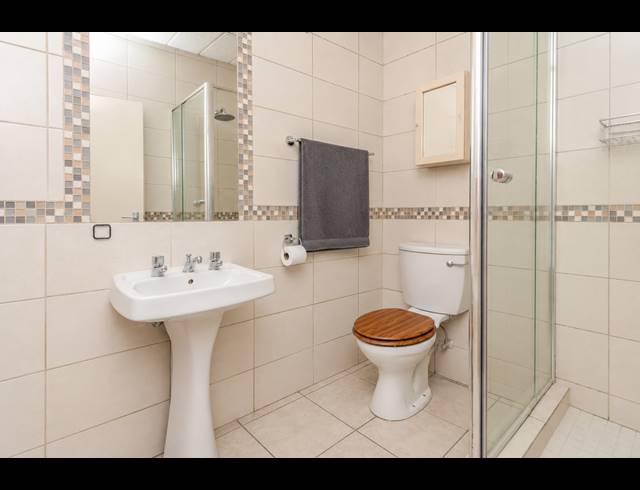 2 BEDROOM APARTMENT FOR SALE IN SUNNINGHILL